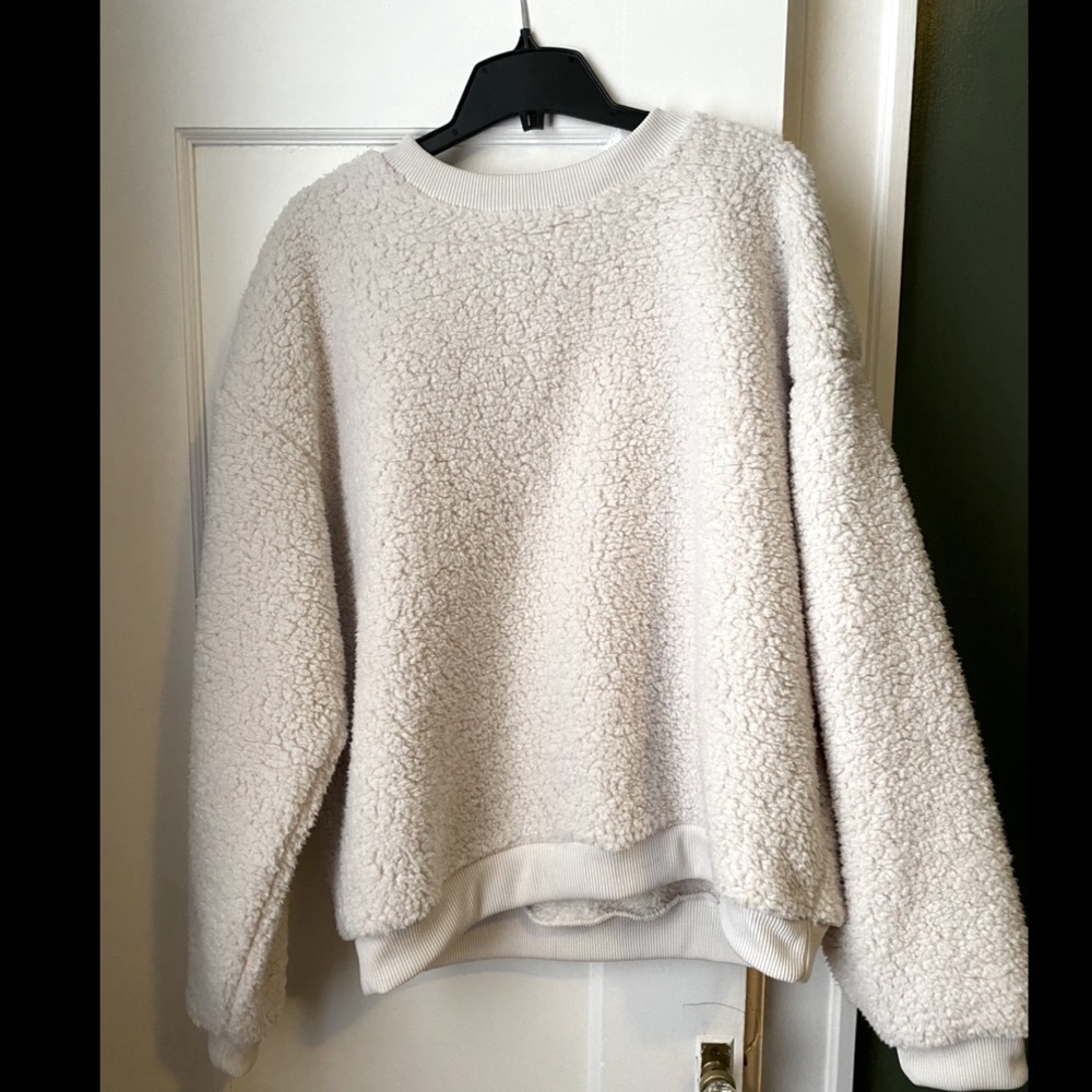 American eagle fuzzy sherpa crew neck.